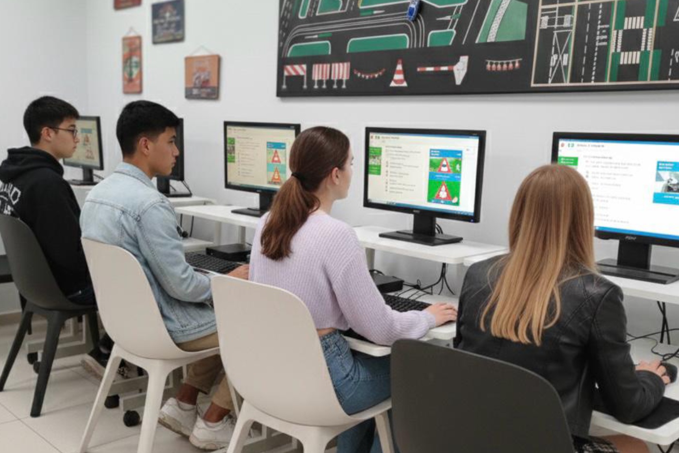 alumnos de autoescuela cavia